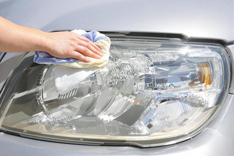 Nettoyer phare voiture bicarbonate et vinaigre blanc.jpg