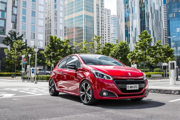 Peugeot e-208 GTI, rétrofit dans une impasse et des kei cars électriques bientôt en Europe ?.jpg