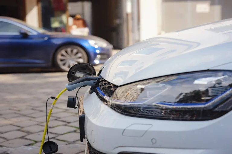 pourquoi-une-decision-chinoise-menace-lavenir-des-voitures-electriques-europeennes